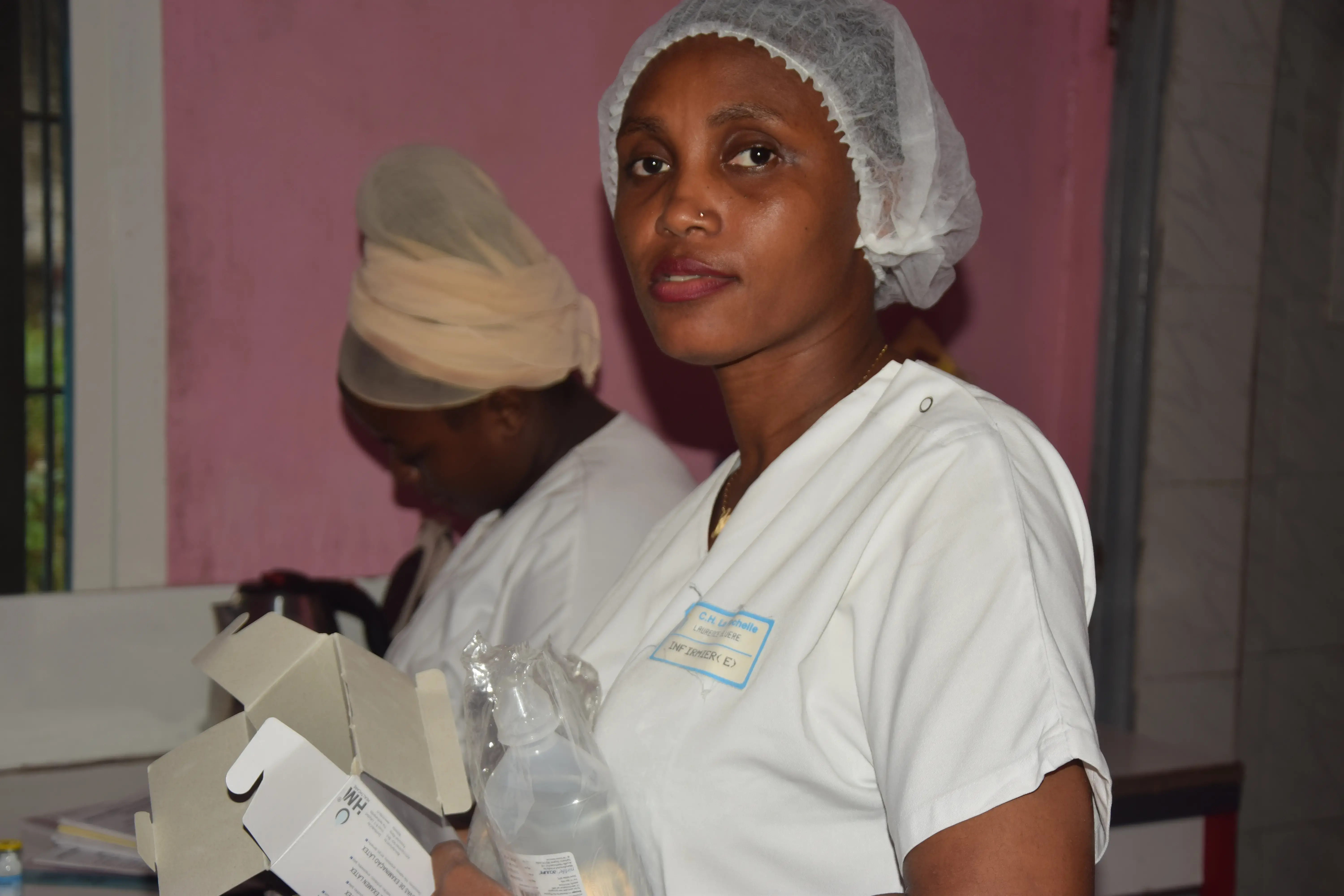 Termes de référence pour le recrutement par contrat des médecins, infirmier (ères) et Sages-femmes dans les structures de soins de santé primaire.